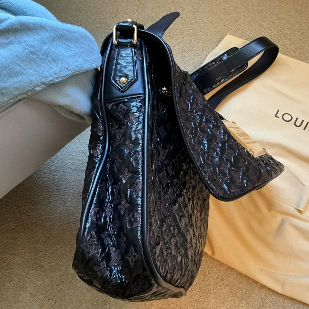 Louis Vuitton Travel Messenger bag - Picture 6 of 15